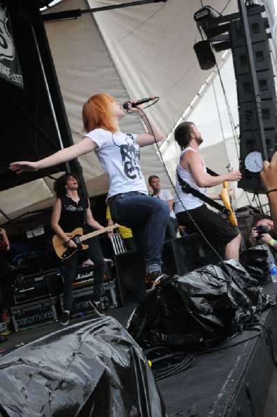 Paramore on the Route 66 Stage, Warped Tour, Verizon Wireless Amphitheater,