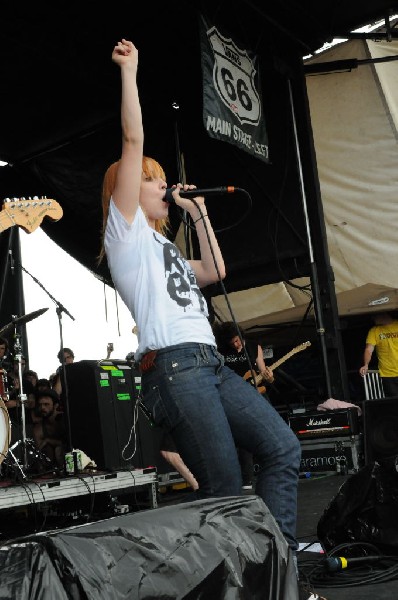 Paramore on the Route 66 Stage, Warped Tour, Verizon Wireless Amphitheater,