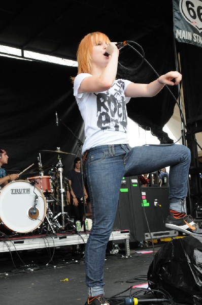 Paramore on the Route 66 Stage, Warped Tour, Verizon Wireless Amphitheater,