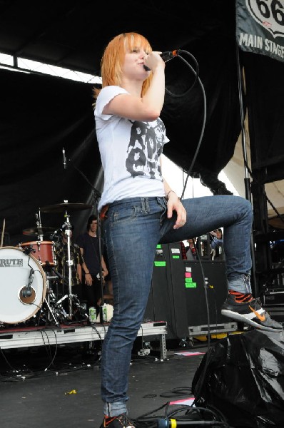 Paramore on the Route 66 Stage, Warped Tour, Verizon Wireless Amphitheater,