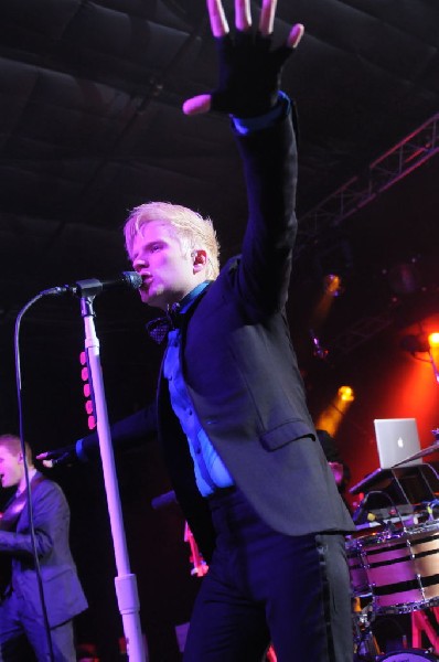 Patrick Stump at La Zona Rosa, Austin, Texas 10/19/11 - photo by Jeff Barri