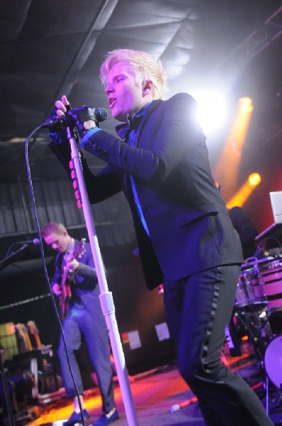 Patrick Stump at La Zona Rosa, Austin, Texas 10/19/11 - photo by Jeff Barri