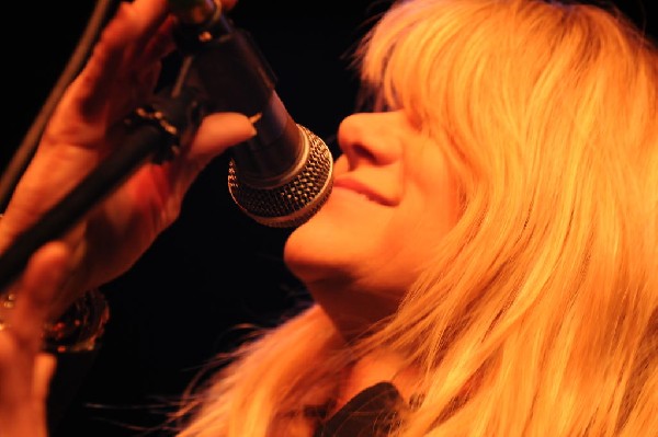 Paula Nelson at the Help Austin Help Haiti Benefit, Austin Music Hall