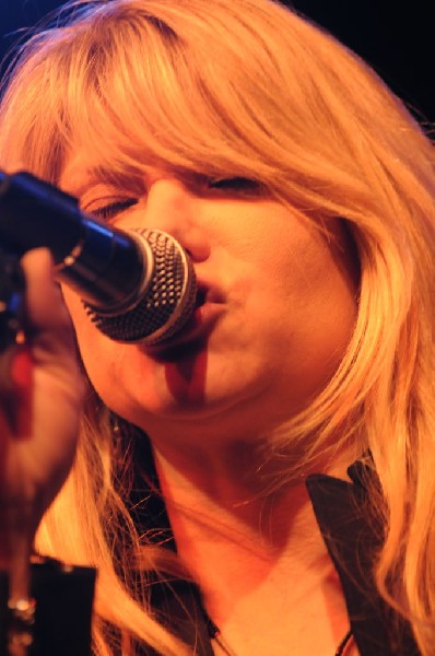 Paula Nelson at the Help Austin Help Haiti Benefit, Austin Music Hall