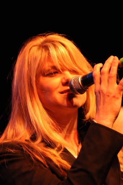 Paula Nelson at the Help Austin Help Haiti Benefit, Austin Music Hall