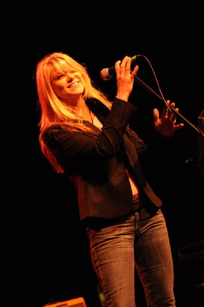 Paula Nelson at the Help Austin Help Haiti Benefit, Austin Music Hall