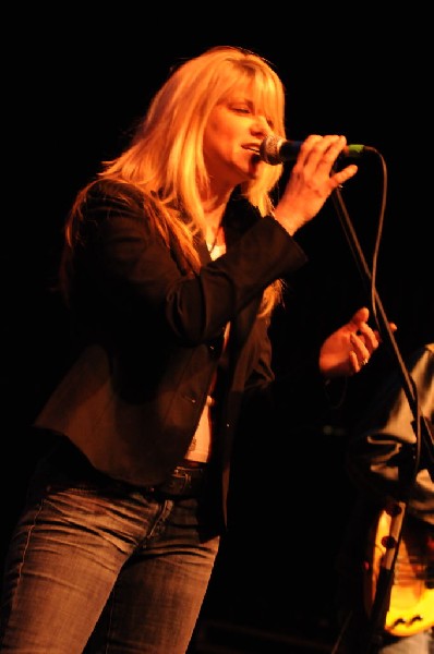 Paula Nelson at the Help Austin Help Haiti Benefit, Austin Music Hall