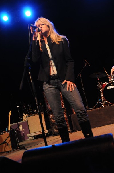 Paula Nelson at the Help Austin Help Haiti Benefit, Austin Music Hall