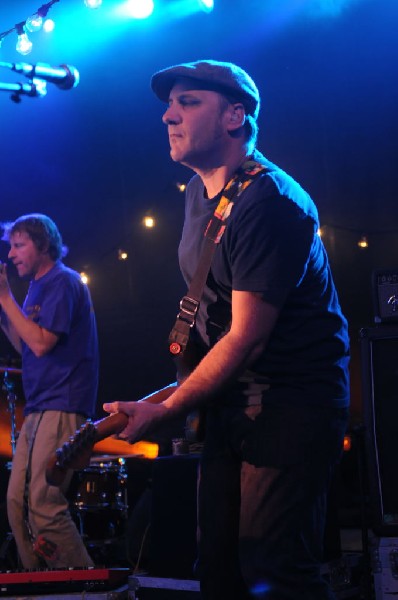 Pavement at Stubb's BarBQ Austin, Texas 09/28/10 - Photos by Jeff Barringer