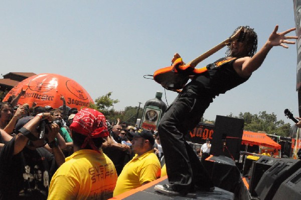 Powderburn at the Mayhem Festival Verizon Wireless Amphitheater