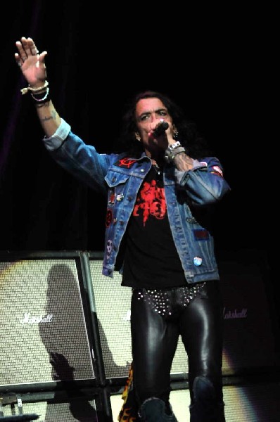 Ratt at the AT&T Center in San Antonio, Texas 07/23/10 - photo by Jeff