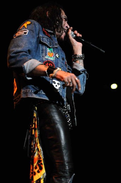 Ratt at the AT&T Center in San Antonio, Texas 07/23/10 - photo by Jeff