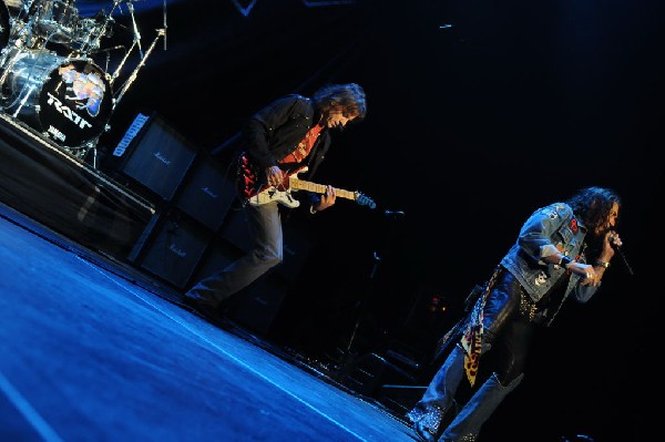 Ratt at the AT&T Center in San Antonio, Texas 07/23/10 - photo by Jeff