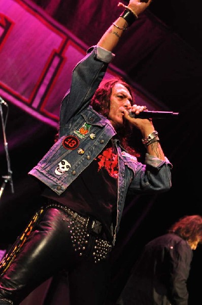 Ratt at the AT&T Center in San Antonio, Texas 07/23/10 - photo by Jeff