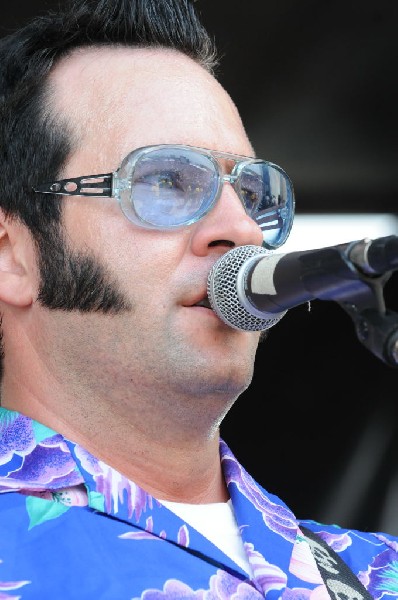 Reel Big Fish on the Route 66 Stage, Warped Tour, Verizon Wireless Amphithe