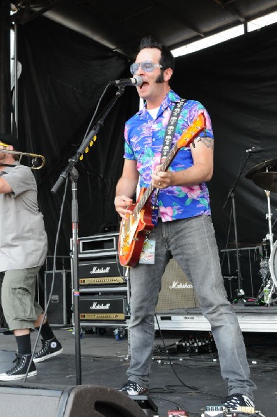 Reel Big Fish on the Route 66 Stage, Warped Tour, Verizon Wireless Amphithe