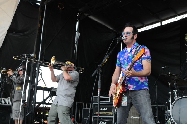 Reel Big Fish on the Route 66 Stage, Warped Tour, Verizon Wireless Amphithe