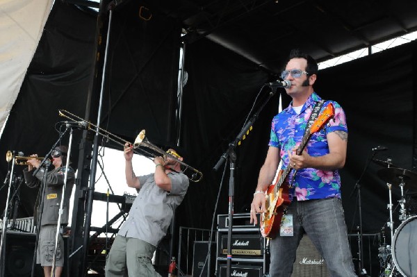 Reel Big Fish on the Route 66 Stage, Warped Tour, Verizon Wireless Amphithe