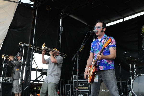 Reel Big Fish on the Route 66 Stage, Warped Tour, Verizon Wireless Amphithe