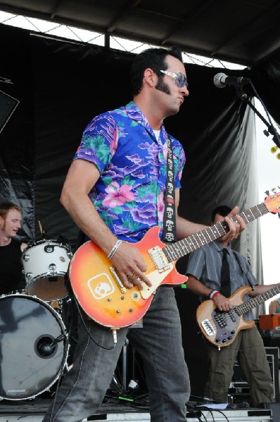 Reel Big Fish on the Route 66 Stage, Warped Tour, Verizon Wireless Amphithe