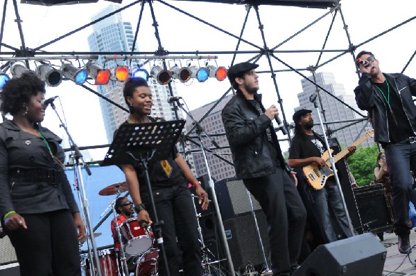 Roots Revealers at the Austin Reggae Festival, 04/17/10, Auditorium Shores,