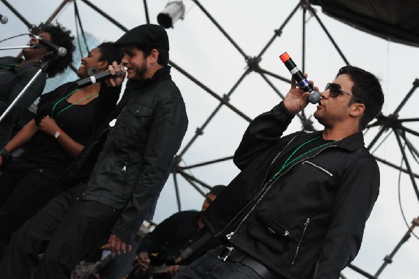 Roots Revealers at the Austin Reggae Festival, 04/17/10, Auditorium Shores,