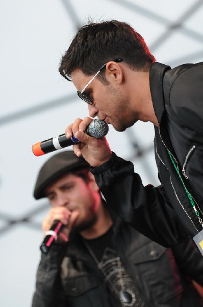 Roots Revealers at the Austin Reggae Festival, 04/17/10, Auditorium Shores,