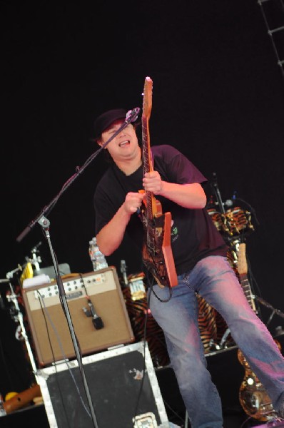 Salvador Santana Band at the Verizon Wireless Amphitheater