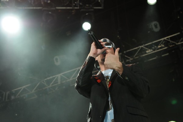 Salvador Santana Band at the Verizon Wireless Amphitheater