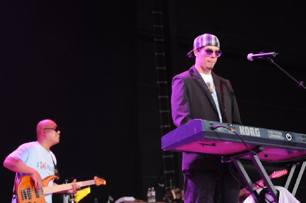 Salvador Santana Band at the Verizon Wireless Amphitheater