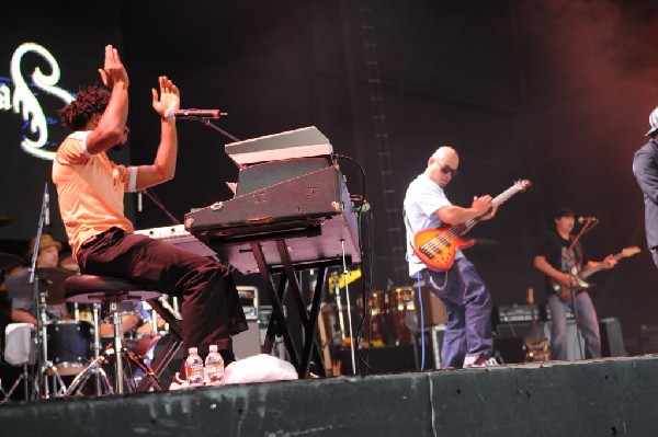 Salvador Santana Band at the Verizon Wireless Amphitheater