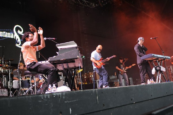 Salvador Santana Band at the Verizon Wireless Amphitheater