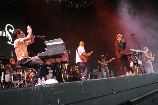 Salvador Santana Band at the Verizon Wireless Amphitheater