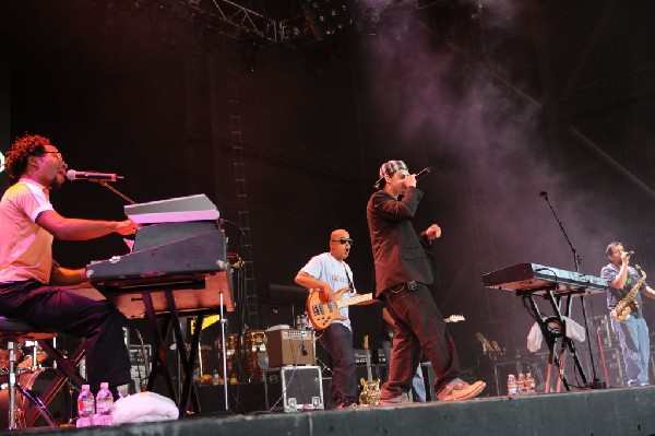Salvador Santana Band at the Verizon Wireless Amphitheater
