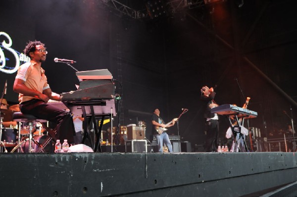 Salvador Santana Band at the Verizon Wireless Amphitheater