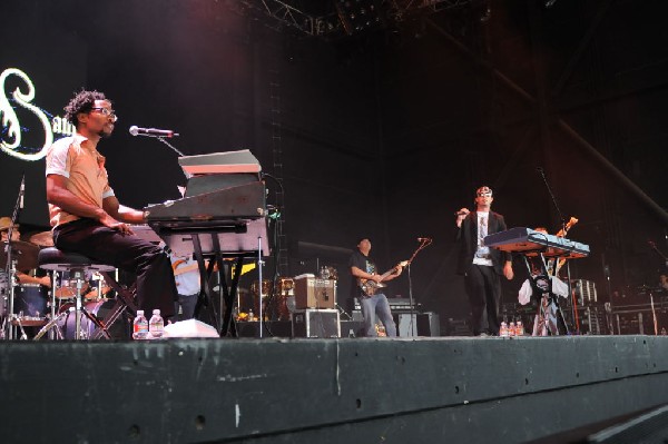 Salvador Santana Band at the Verizon Wireless Amphitheater