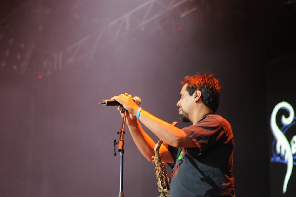 Salvador Santana Band at the Verizon Wireless Amphitheater