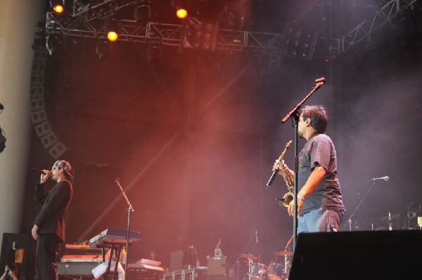 Salvador Santana Band at the Verizon Wireless Amphitheater