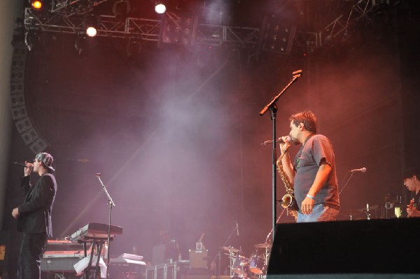 Salvador Santana Band at the Verizon Wireless Amphitheater