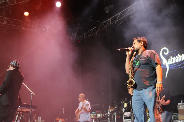 Salvador Santana Band at the Verizon Wireless Amphitheater