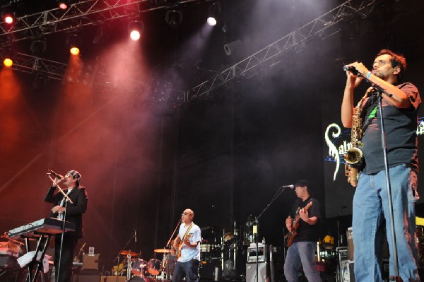 Salvador Santana Band at the Verizon Wireless Amphitheater