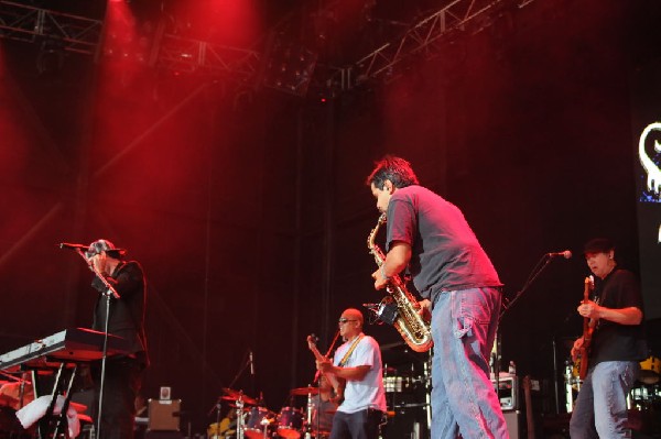 Salvador Santana Band at the Verizon Wireless Amphitheater