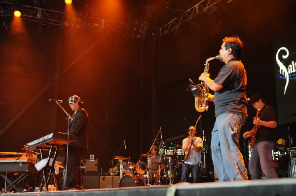 Salvador Santana Band at the Verizon Wireless Amphitheater