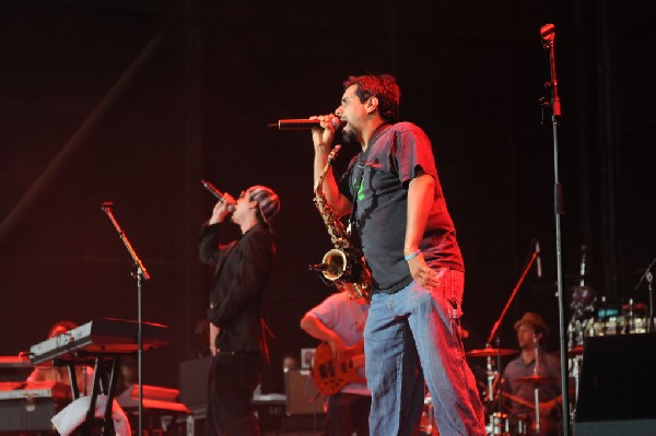 Salvador Santana Band at the Verizon Wireless Amphitheater