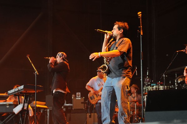 Salvador Santana Band at the Verizon Wireless Amphitheater