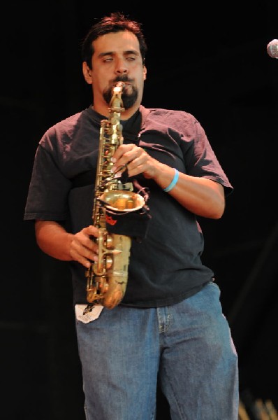 Salvador Santana Band at the Verizon Wireless Amphitheater