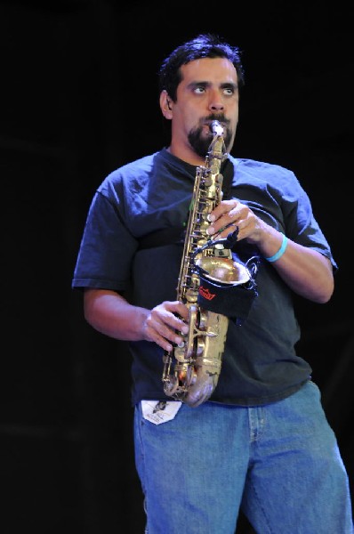 Salvador Santana Band at the Verizon Wireless Amphitheater