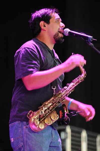 Salvador Santana Band at the Verizon Wireless Amphitheater
