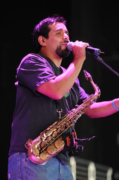 Salvador Santana Band at the Verizon Wireless Amphitheater