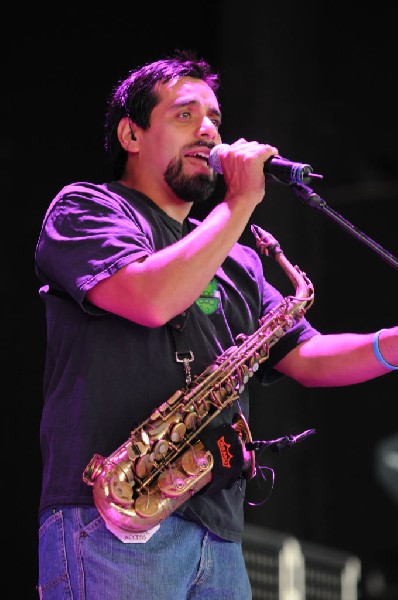 Salvador Santana Band at the Verizon Wireless Amphitheater